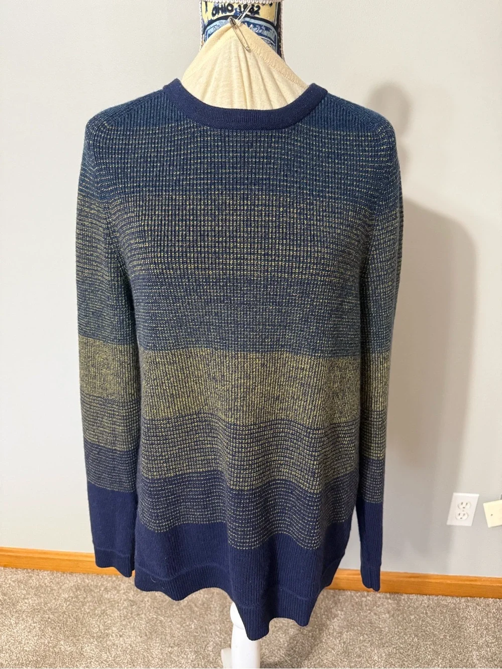 Lululemon men’s sweater